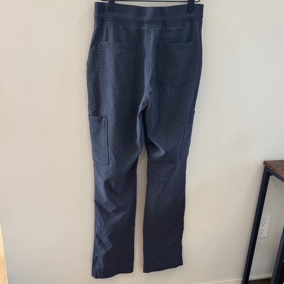 💙 Scrubletics Women’s Scrub Pants – Navy Blue
Size Small - Picture 5 of 7
